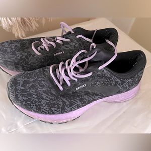 Brooks Launch 6 Womens Shoes Size 8.5 B Sneakers Black Purple Athletic Running